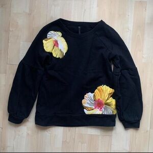 Karen Millen yellow hibiscus black sweatshirt Size 6 (small)
